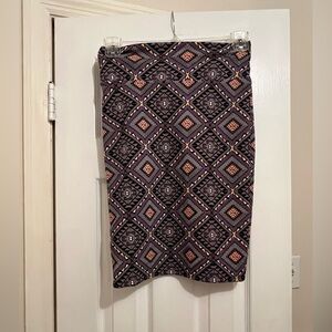 LuLaRoe Black and Pink Diamond Pattern Pencil Skirt